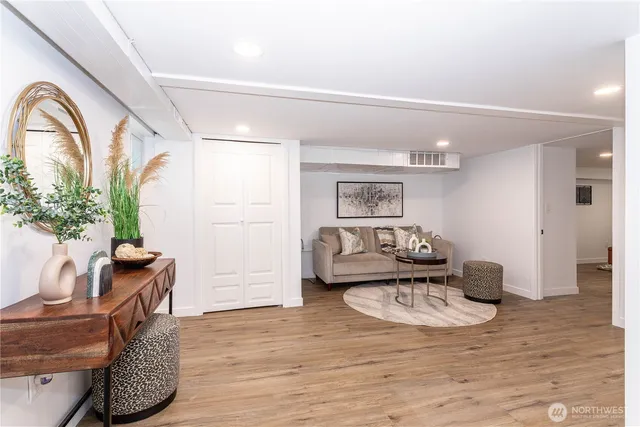 $885,000 | 454 Southwest 142nd Street, Burien, WA 98166