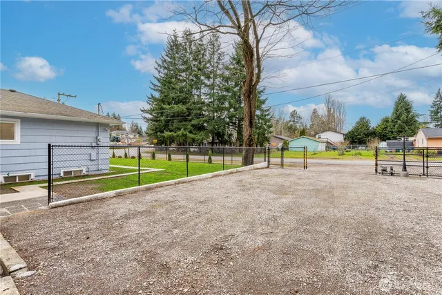 $885,000 | 454 Southwest 142nd Street, Burien, WA 98166