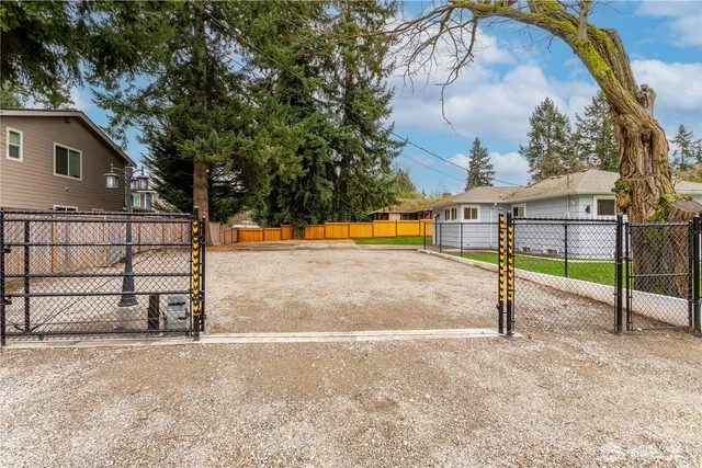 $885,000 | 454 Southwest 142nd Street, Burien, WA 98166