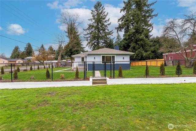 $885,000 | 454 Southwest 142nd Street, Burien, WA 98166