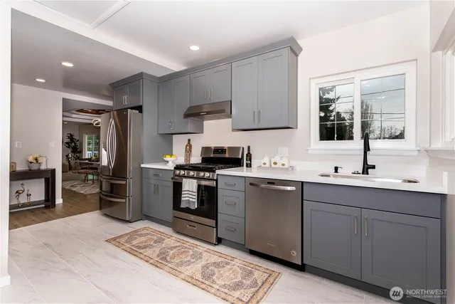 $885,000 | 454 Southwest 142nd Street, Burien, WA 98166