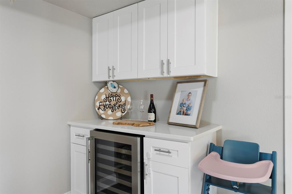 6712 Jennifer Drive Temple Terrace, FL 33617 - Photo 10 of 30 a view of table and chair