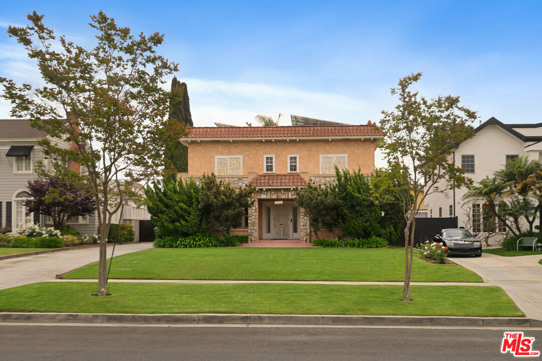 2014 Wellington Road Los Angeles, CA 90016 - Photo 1 of 10 Gallery Image 1