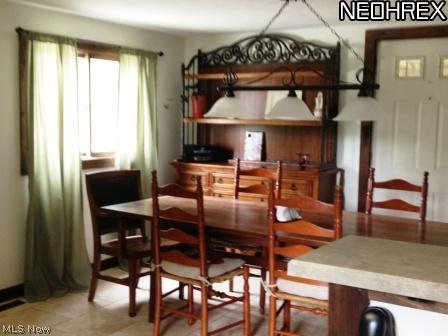 5200 Unger Road Atwater, OH 44201 - Photo 15 of 25 Room for the whole family to gather 'round the table for dinner.