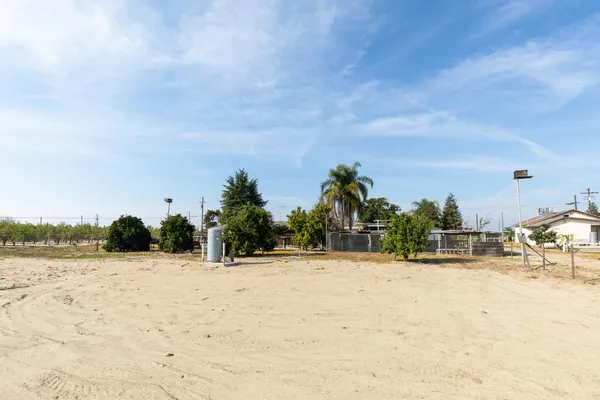 $629,000 | 12265 East Dinuba Avenue, Selma, CA 93662