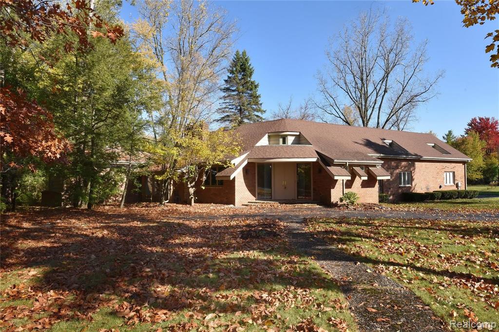 25310 Canterbury Road Franklin, MI 48025 - Photo 1 of 43