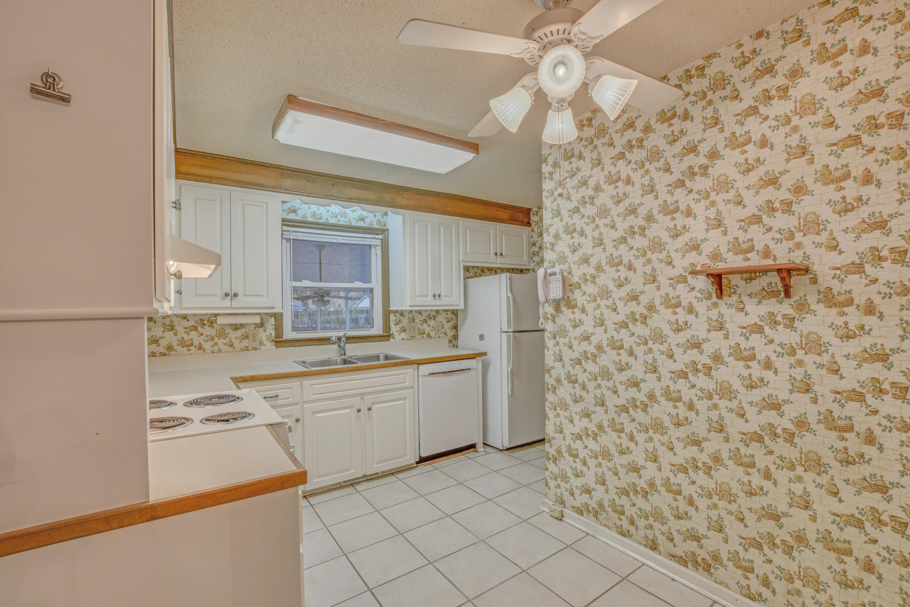 110 Sandtrap Road Summerville, SC 29483 - Photo 10 of 32 110 Sand I
