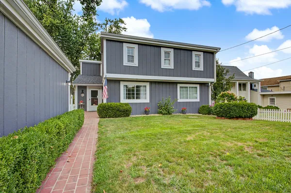 $659,900 | 2124 Ash Te Wette Beach Drive, Hillsdale, MI 49242
