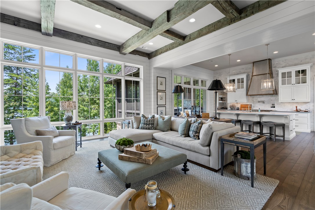 386 Peninsula Ridge Sunset, SC 29685 - Photo 8 of 50 Great Room