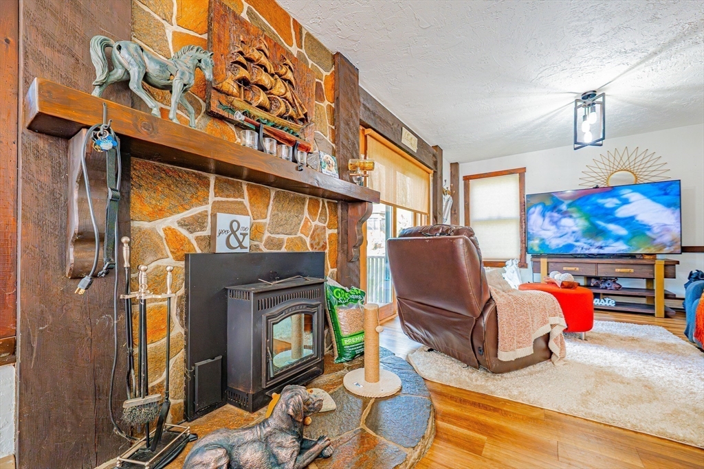 257 Ashby State Road Fitchburg, MA 01420 - Photo 9 of 29