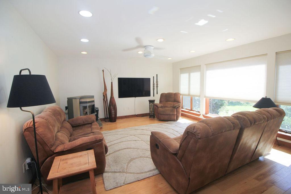 792 Knight Island Road Earleville, MD 21919 - Photo 16 of 75 Living Room