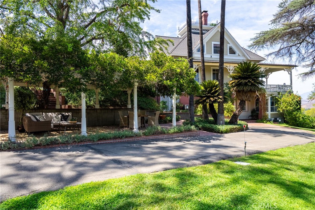 2812 Ivy Street Riverside, CA 92506 - Photo 6 of 74 Gallery Image 6