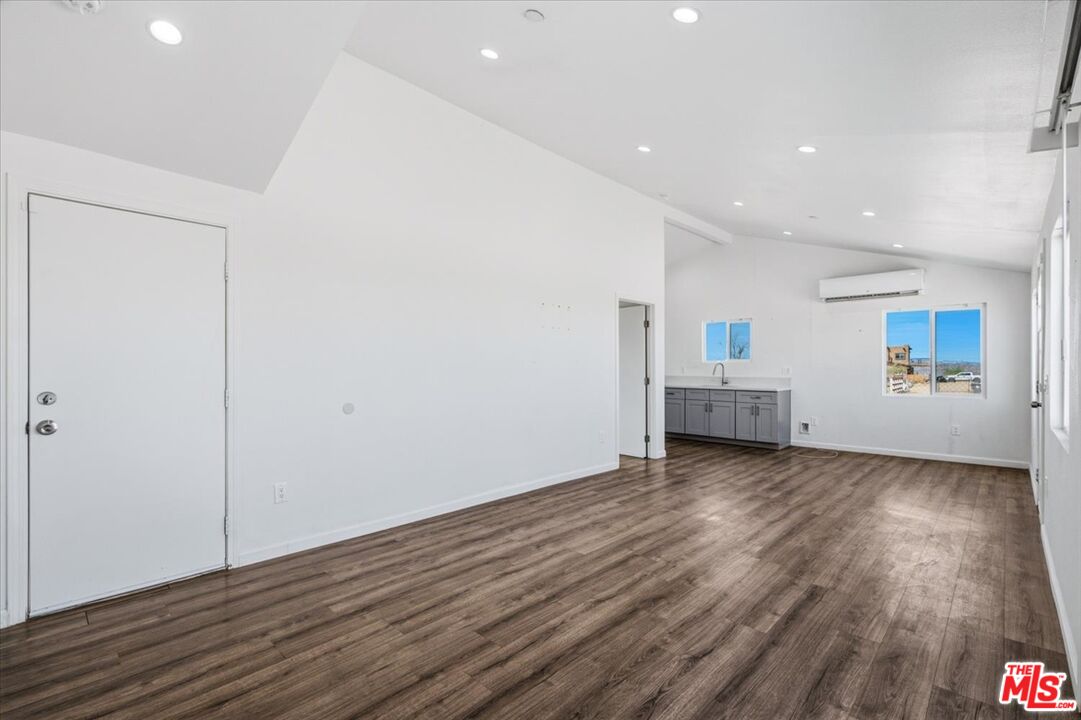 56133 Jesse Road Landers, CA 92285 - Photo 5 of 36 Gallery Image 5