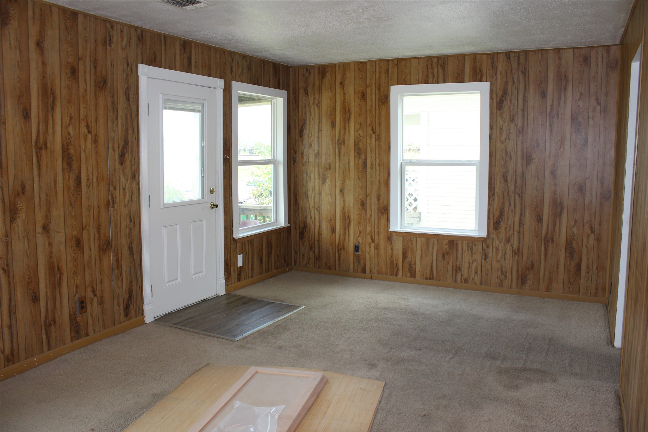 622 South Hancock Street Angleton, TX 77515 - Photo 3 of 15 Living