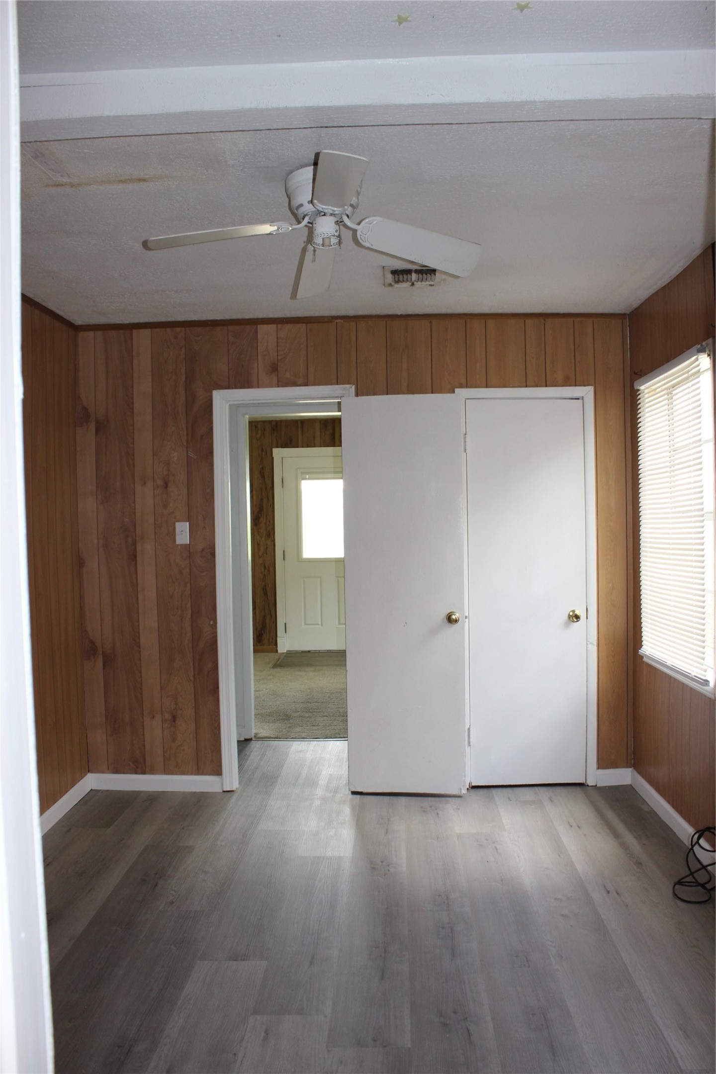 622 South Hancock Street Angleton, TX 77515 - Photo 5 of 15 Bedroom 1