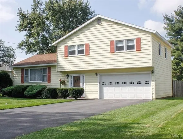 $2,800 | 30 Ardencrest Road, Liverpool, NY 13090