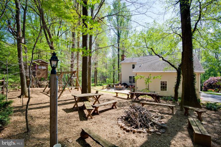13415 Fork Road Baldwin, MD 21013 - Photo 21 of 29 a view of a backyard with sitting area