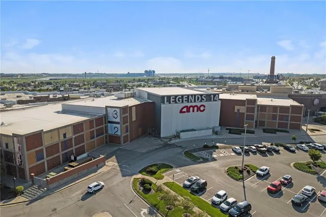 $979,950 | 5301 North 104th Street, Kansas City, KS 66109