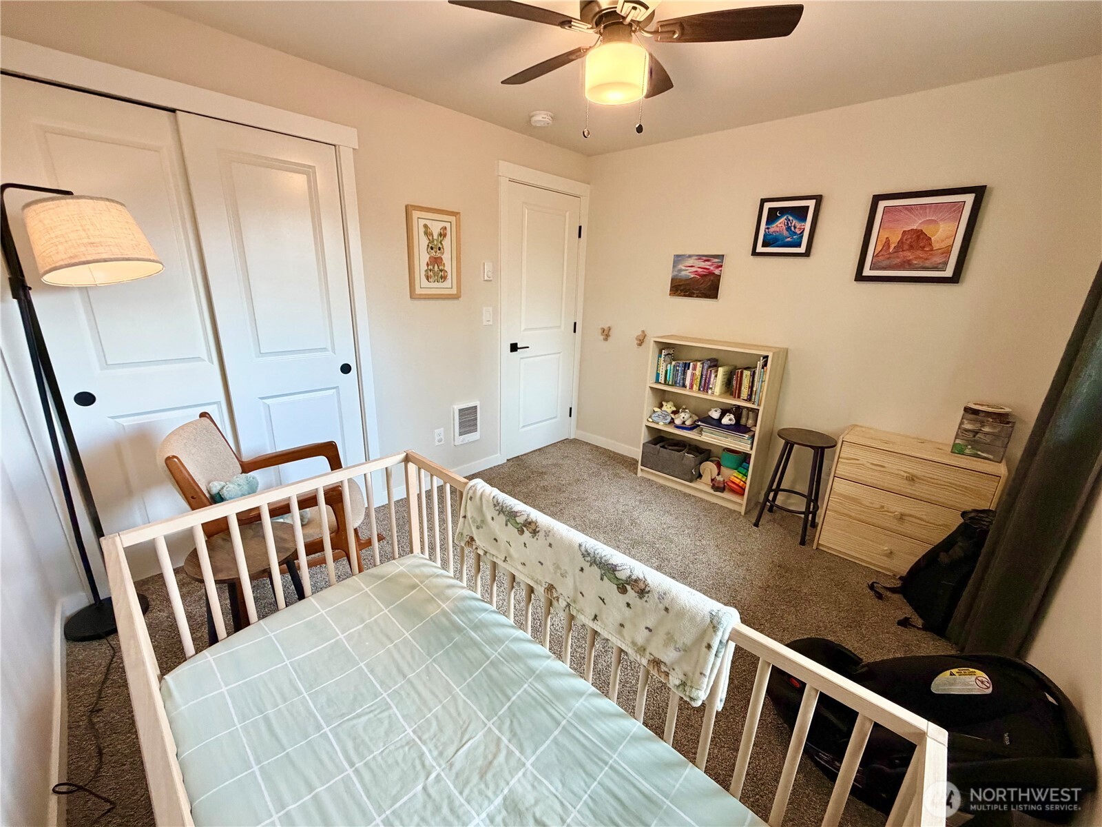 1608 South Evans Street Aberdeen, WA 98520 - Photo 14 of 20 a bedroom with furniture and a window