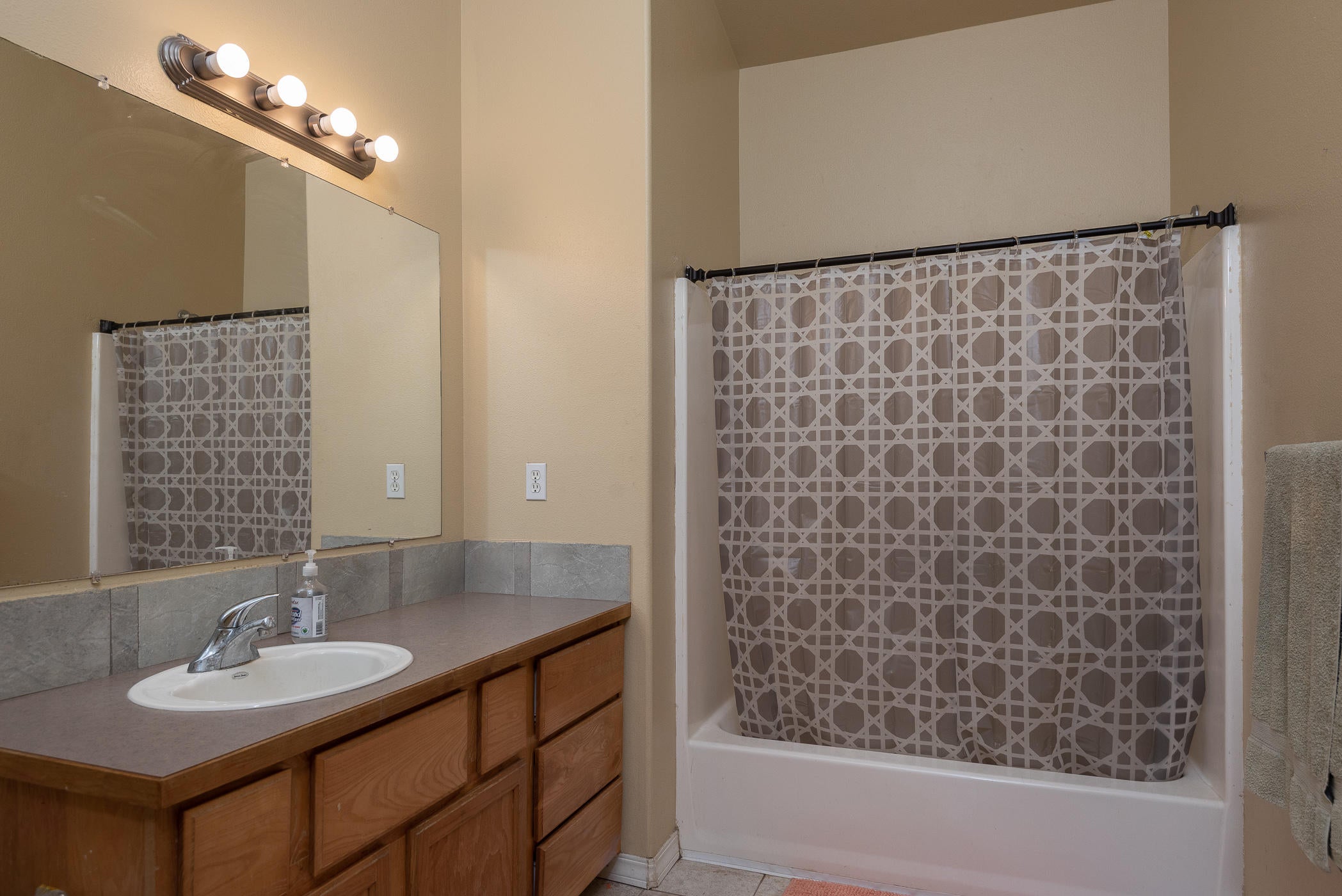 1543 Glacier Ridge Road Bend, OR 97701 - Photo 18 of 24 16 3rd Bathroom