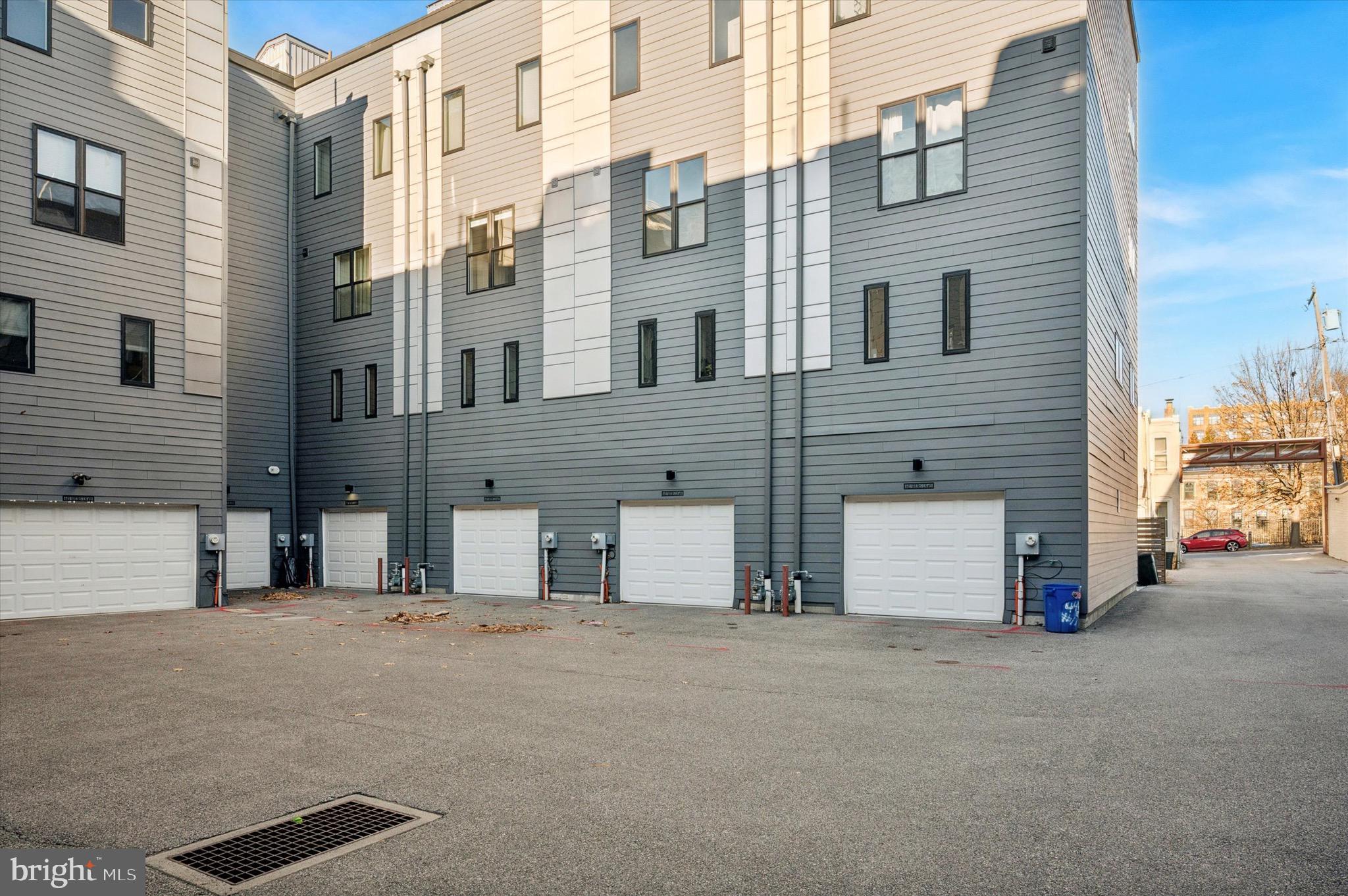 443 Shurs Lane, Unit 17 Philadelphia, PA 19128 - Photo 3 of 24