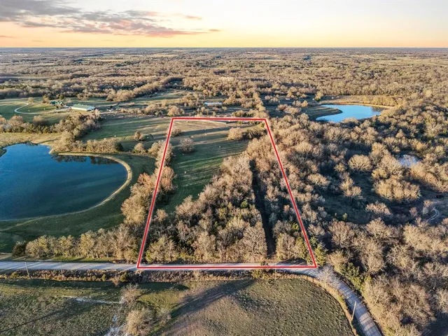 a view of a water with a large pool