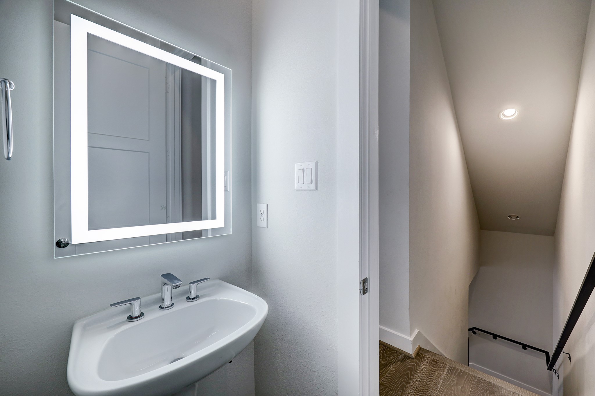 1203 Hickory Street, Unit D Houston, TX 77007 - Photo 13 of 23 a bathroom with a sink and a mirror