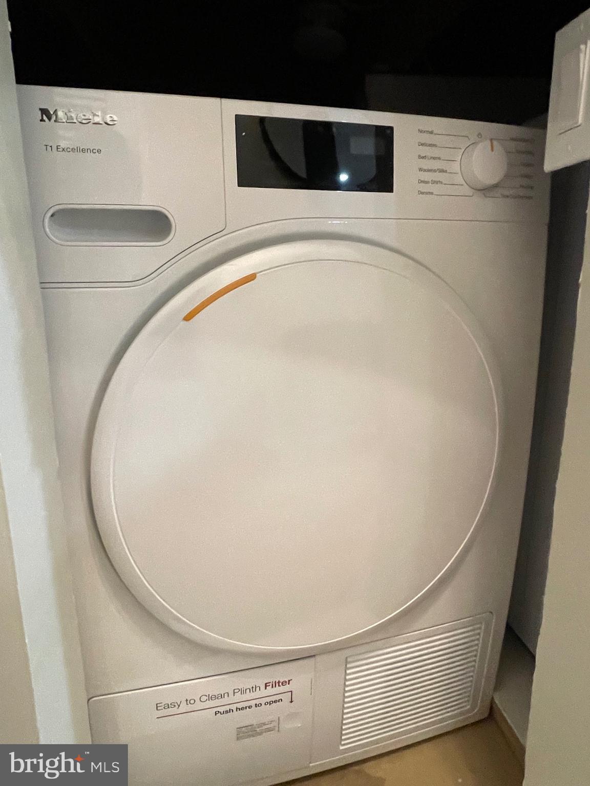 620 3rd Street Southwest Washington, DC 20024 - Photo 22 of 44 a utility room with dryer and washer
