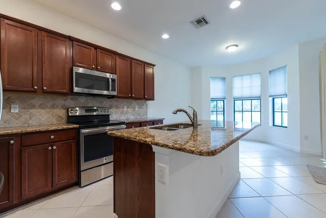 $3,700 | 10283 Wellington Parc Drive, Wellington, FL 33449