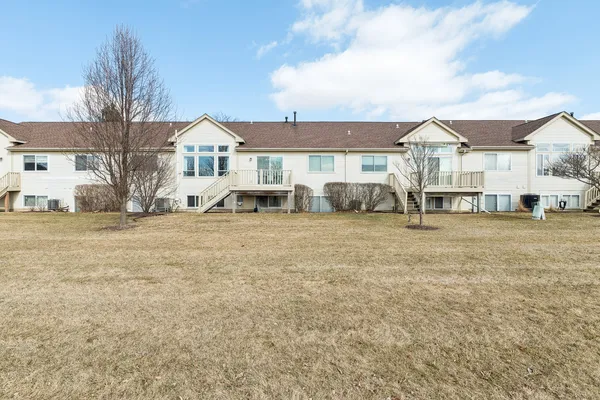 $329,000 | 2778 North Augusta Drive, Wadsworth, IL 60083