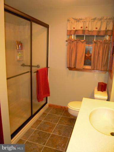 1900 Springhill Lane Hampstead, MD 21074 - Photo 21 of 30 Bath
