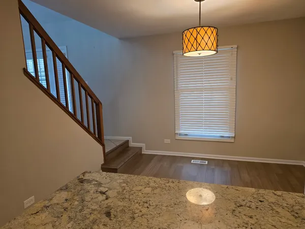 $2,550 | 406 College Crossing, Rolling Meadows, IL 60008