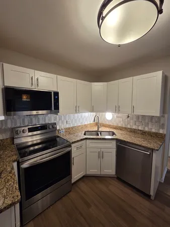 $2,550 | 406 College Crossing, Rolling Meadows, IL 60008