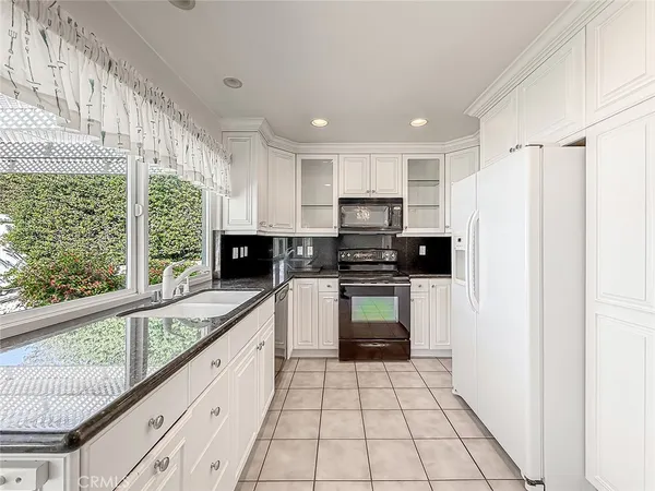 $919,000 | 1401 Calle De Oro, Thousand Oaks, CA 91360