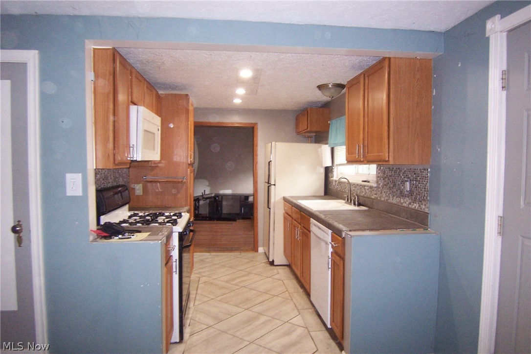 995 Krumroy Road Akron, OH 44306 - Photo 12 of 23