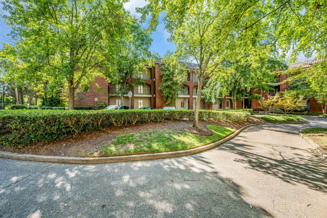 a view of a houses with yard