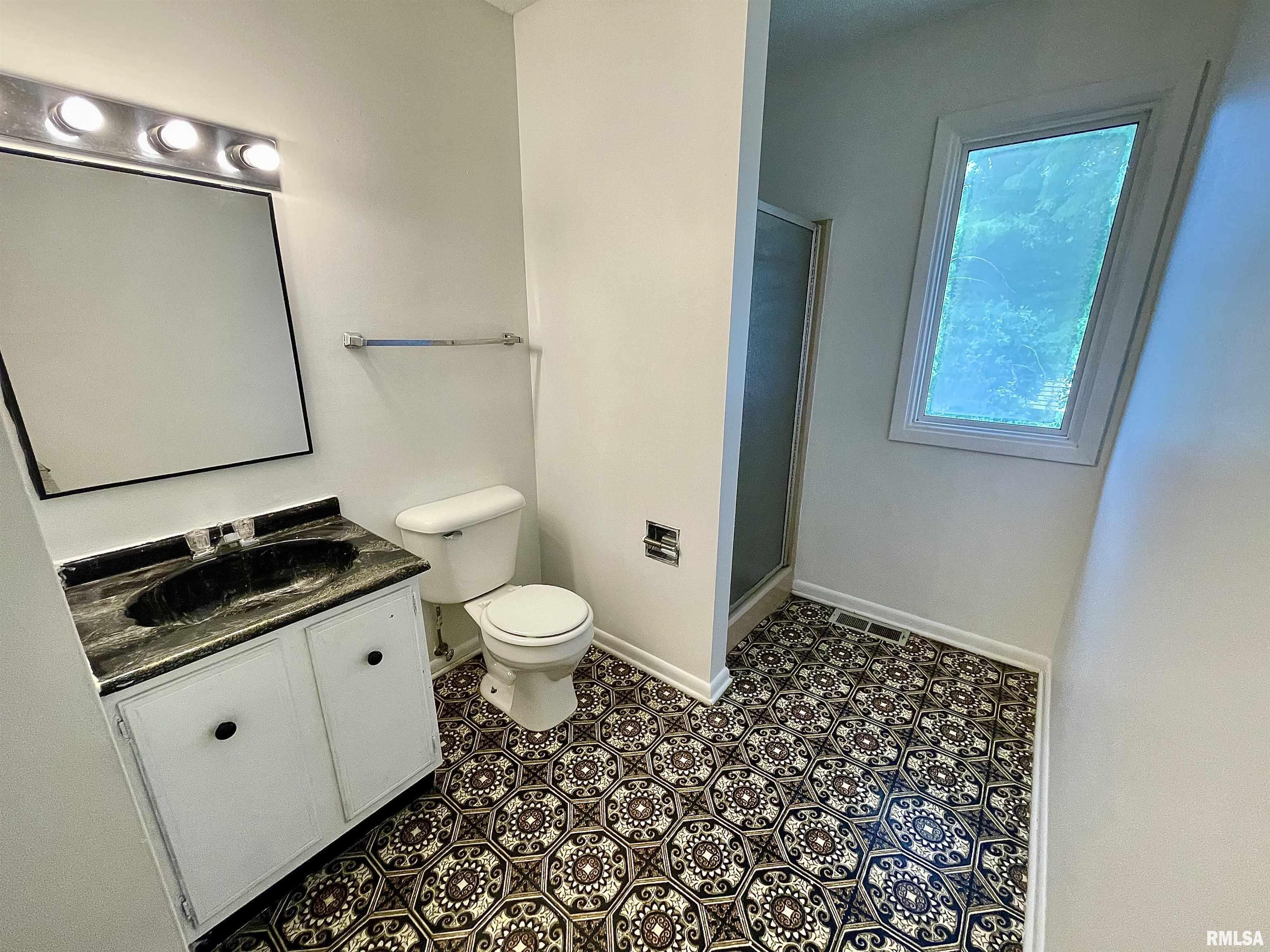 15 Cedar Drive Macomb, IL 61455 - Photo 17 of 27