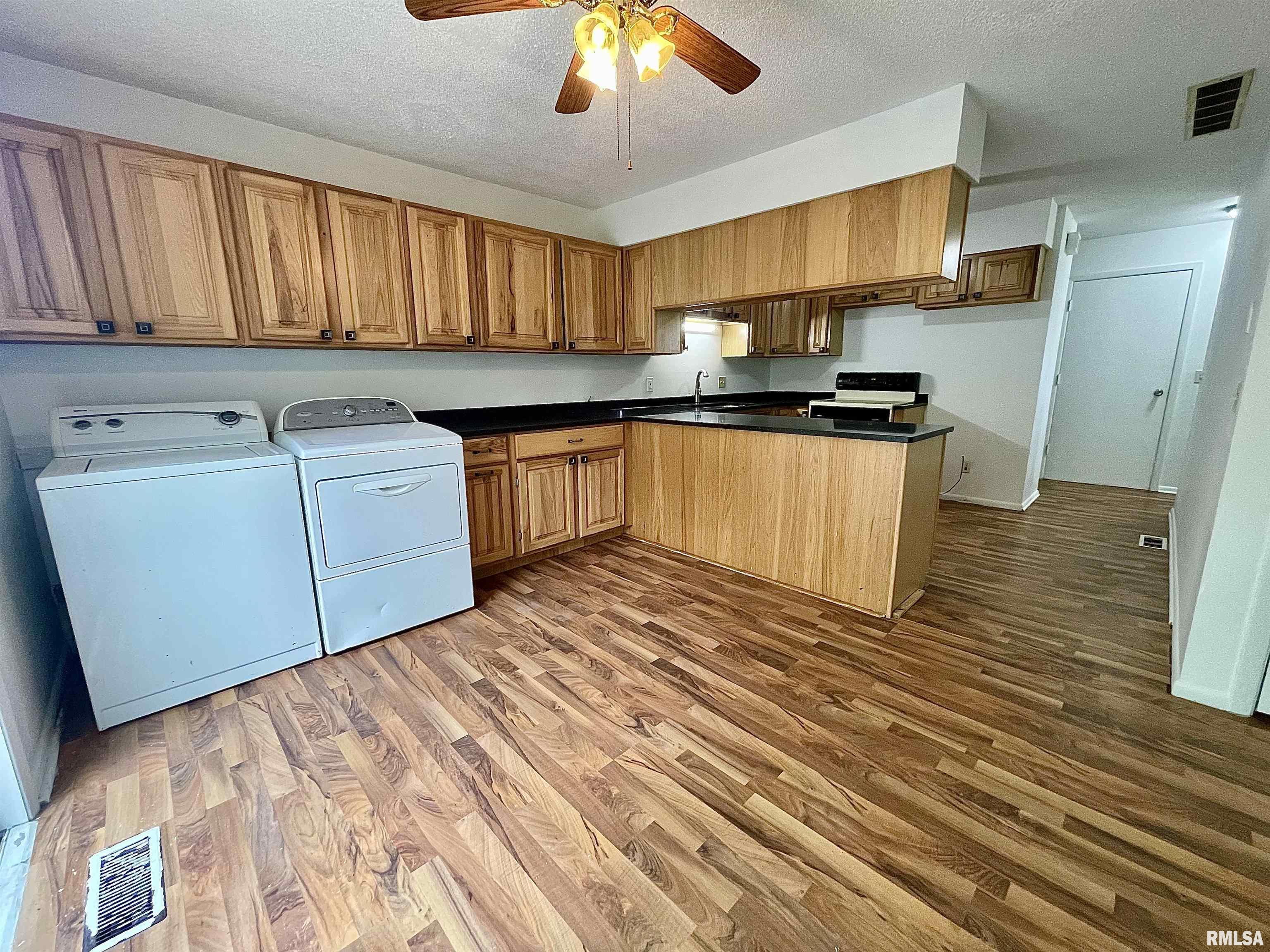 15 Cedar Drive Macomb, IL 61455 - Photo 7 of 27