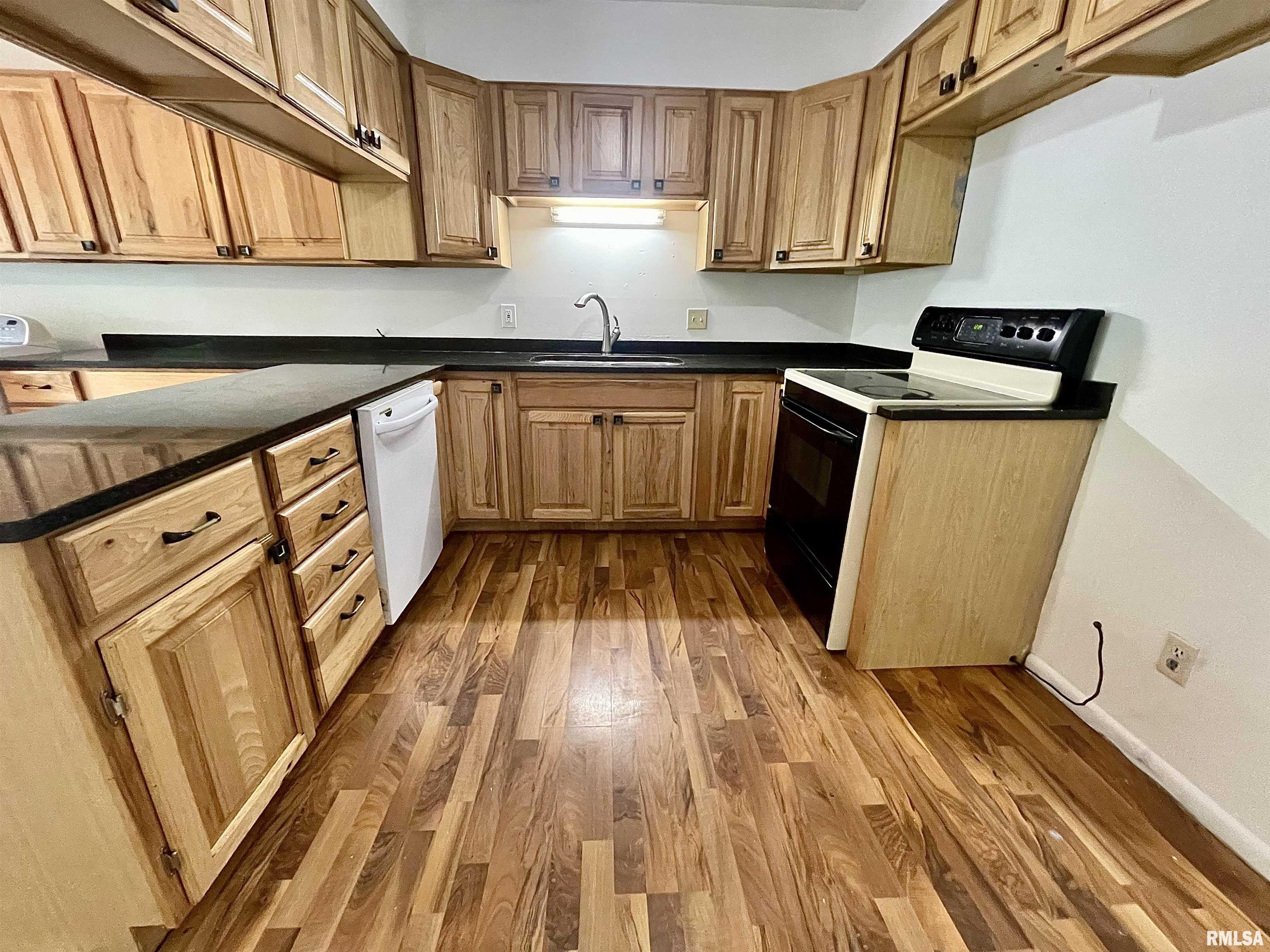 15 Cedar Drive Macomb, IL 61455 - Photo 8 of 27