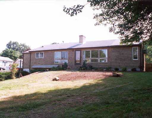 8 Manning Court Coventry, RI 02816 - Photo 1 of 1 Exterior Front.