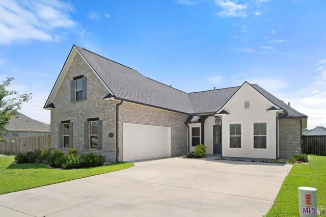 $484,000 | 13337 Belle Prairie Drive, Prairieville, LA 70769