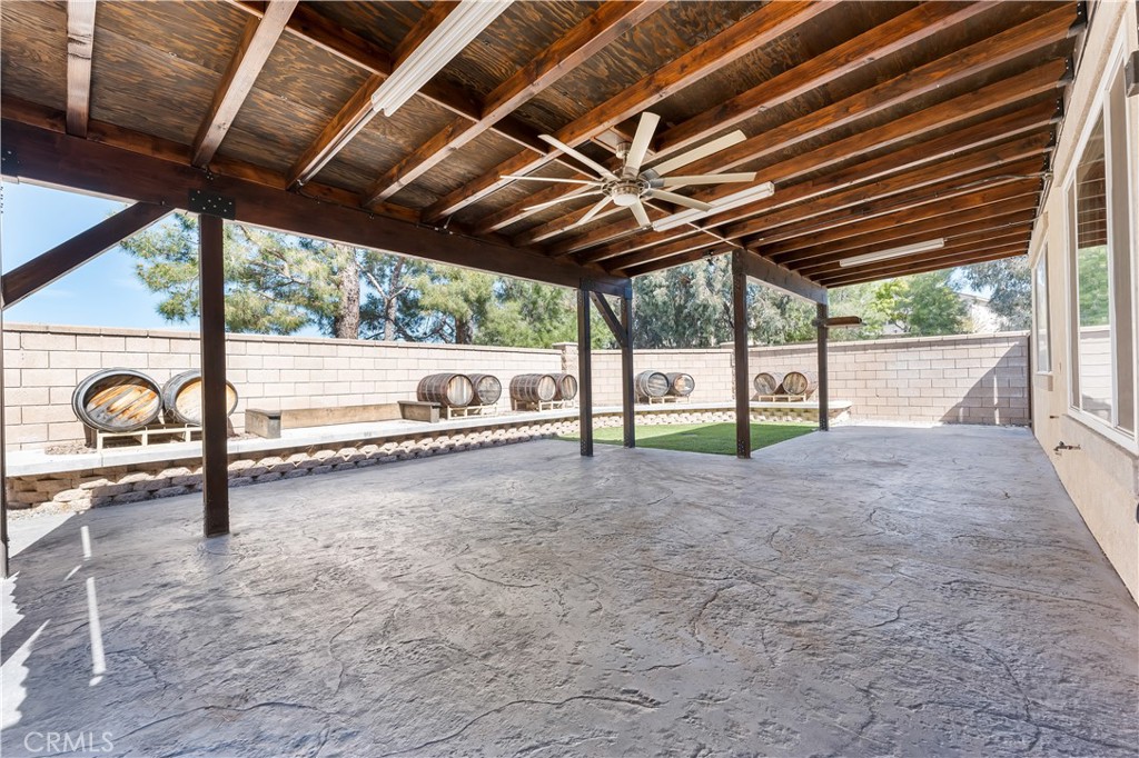 40445 Chantemar Way Temecula, CA 92591 - Photo 25 of 28 a view of a backyard of a house