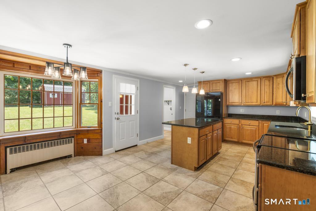 43 East Village Road Shelton, CT 06484 - Photo 2 of 40