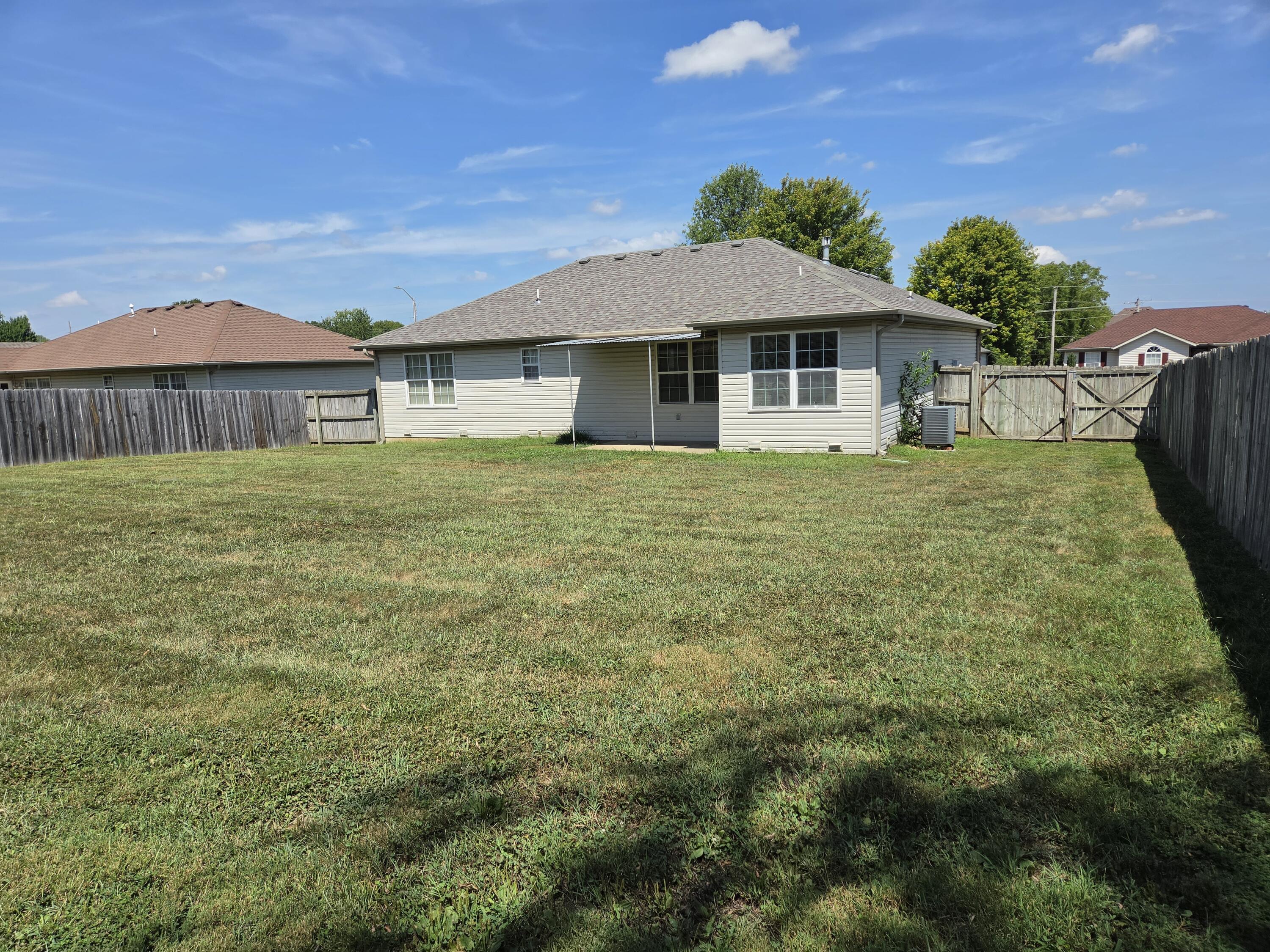 4784 West Portland Street Springfield, MO 65802 - Photo 20 of 21 20260826_121922