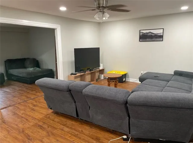 $2,400 | 3805 North Deerwood Drive, Harvey, LA 70058