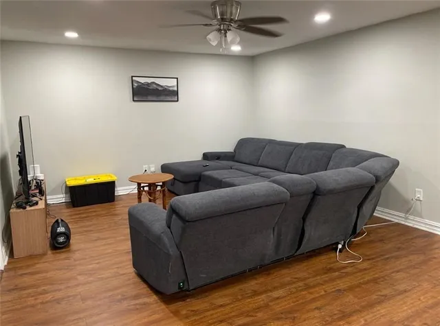 $2,400 | 3805 North Deerwood Drive, Harvey, LA 70058