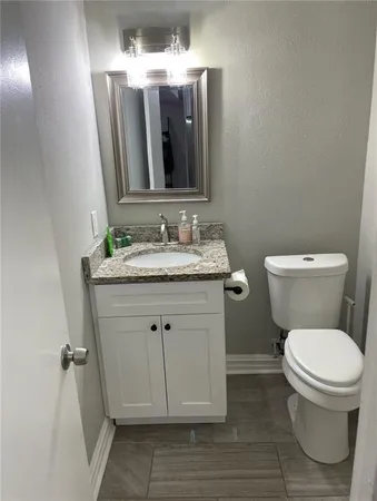 $2,400 | 3805 North Deerwood Drive, Harvey, LA 70058