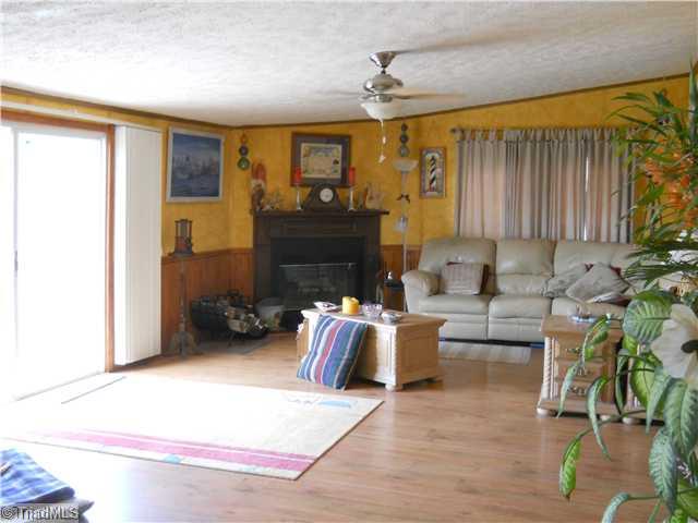 915 Sink Farm Road Lexington, NC 27295 - Photo 7 of 10 Living Room.