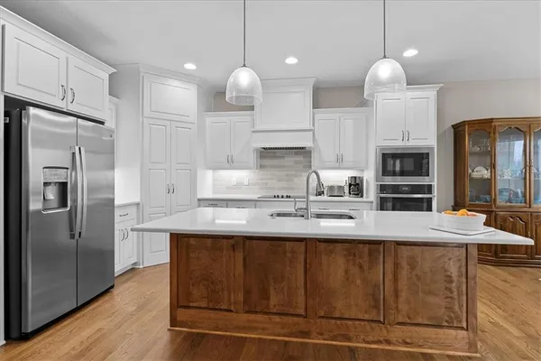 $625,000 | 14462 Aurora Lane, Basehor, KS 66007