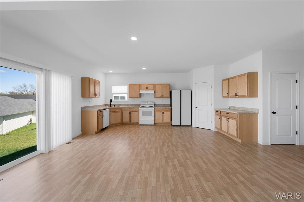 7475 Shadow Point Drive St. Louis, MO 63129 - Photo 13 of 56